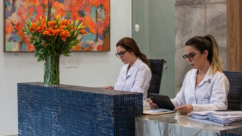 Agendamento pelo WhatsApp: como clínicas estão lotando suas agendas atendimento de clinica de saúde pequena